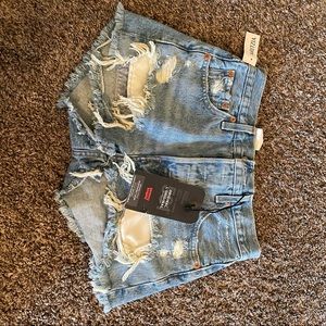 Brand New Levi 501 Jean Shorts 25